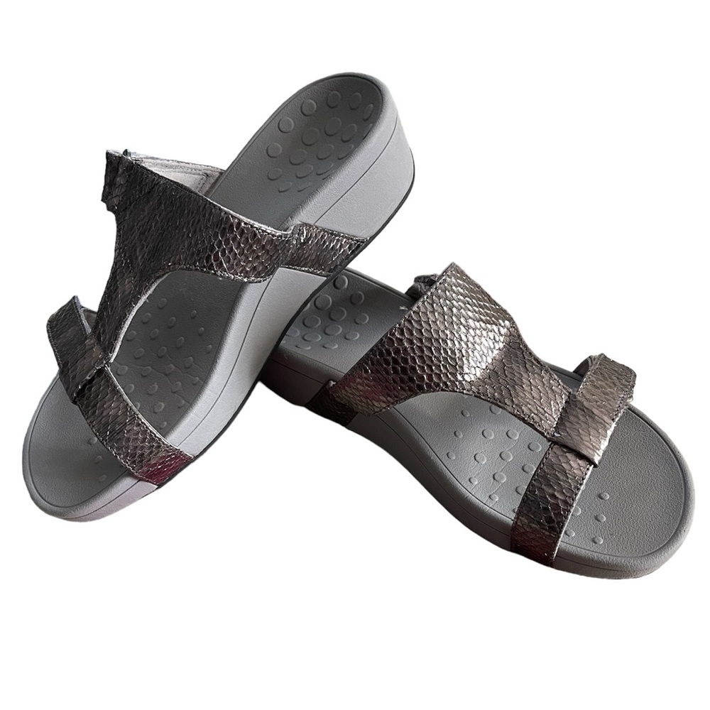 Vionic Platform Adjustable Sandal in 9 Wide